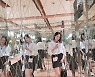 '쌍둥이맘' 성유리, 출산 전 모습 그대로네..고급 레스토랑서 데이트