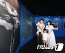 온가족이 즐기는 미디어아트 '나는 고래'