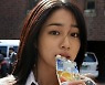 '이병헌♥' 이민정, 14년 전 사진 대방출.."싸이월드 열렸다"