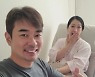'조충현♥' 김민정 딸 출산, "깜짝 놀랄정도로 아빠 붕어빵"(전문)