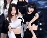 르세라핌 카즈하-김채원, '섹시하게 쓸어 올리며' [MD포토]