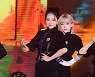 [TD포토] 클라씨 원지민-홍혜주 '실패 없는 무대 패션'