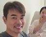 "조충현♥" 김민정, 출산 직후에도 말간미모 "딸 보자마자 깜짝, 父 붕어빵"[리포트:컷]