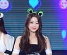 [T포토] 허윤진 '더쇼 1위 했어요'