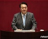 노동개혁 '글로벌 스탠더드' 강조한 尹..유연근로 확대 속도낼 듯