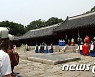관람객과 함께, 3년만에 다시 시작한 모현례 재현행사