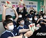 '우리가 직접 만든 카네이션, 호국영웅께 드립니다'