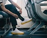 에어로케이항공, 업계 최초 승무원 위한 운동화 출시