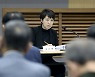 메모하는 김은혜 국민의힘 경기도지사 후보