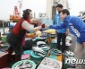 오영훈 후보, 시민과 주먹인사
