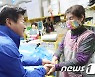 오영훈 제주도지사 후보 '반갑습니다'