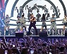 한국외대 축제에서 공연하는 싸이