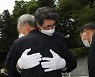 "당신이라고 그렇게 하고 싶었겠는가.." 5·18 경찰 유가족의 용서와 눈물