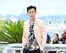 칸에 뜬 정우성, 그냥 서 있기만 해도 화보[포토엔HD]