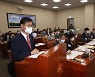 이정식 "주 52시간 이상 노동 금지로 '소득 감소' 등 어려움 겪어"