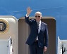 Biden begins three-day visit to Korea, starting with Samsung tour