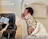 '임성빈♥' 신다은, 출산 후 마음이 복잡한 '초보맘'.."공부할게 많아"