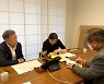 Former president Moon, Biden forge friendship in phone call