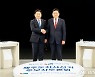악수하는 오영훈-허향진 제주지사 후보