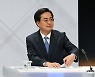 TV 토론회 준비하는 김동연 경기도지사 후보