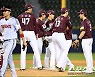 [포토] 6-4 승리 키움, 내일도 이긴다!