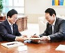 바이든 못 만날뻔한 박병석..尹 "이게 무슨소리" 버럭한 사연