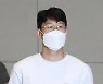 득점왕 손흥민, 골든부트 들고