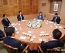 윤 대통령 '임기 만료 앞둔 국회의장단 만찬' [뉴시스Pic]