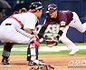 [포토] 김준완 '여유있게 들어갑니다'