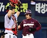 [포토] 추가점 올리는 김휘집