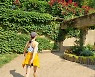 '차인표♥' 신애라, 54세에 소화한 바이크쇼츠..운동을 얼마나 한 거야