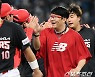 [포토] 타이거즈의 역사로 우뚝 선 양현종
