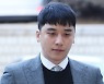 '성매매 알선·도박·횡령' 승리, 징역 1년 6개월 확정