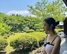 "좋습니다"..야옹이 작가 '힐링'중, 가녀린 어깨 '특급'몸매는 여전