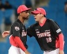 [포토] 5회 강판되는 로니