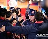 [포토] 피터스 '승부를 뒤집는 역전 3점포'