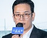 '이공삼칠' 모홍진 감독 "사회적 문제, 가정으로 품자는 의도 담아"