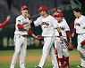스윕승 미소 SSG, 스윕패 우울한 롯데