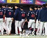 롯데 '스윕패에 무거운 퇴근길' [MK포토]