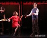 "다시 살게 하는 멋진 작품" 박칼린·남경주 VS 최정원·이건명