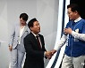 인사나누는 오세훈-송영길
