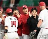 SSG, 롯데 상대 3연전 마지막 날도 잡고 1033일 만에 스윕 시리즈 성공  [오!쎈 인천]