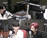 '가요광장' AB6IX 전웅 "쑥쓰럼 많은 박우진, 친해지면 한없이 투명한 친구"