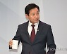 물 마시는 오세훈 후보