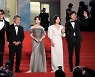 "리한나 소송해야"..'브로커' 외신은 5점 만점에 2점 [SS칸이슈]