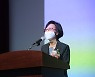 오유경 식약처장 취임 "국민·기업 모두 지키는 규제 혁신 추진"