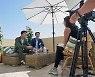 '헌트' 이정재 & 정우성, 칸 도심 거리 마비시킨 글로벌 인기
