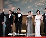 "아이유, 결국 눈시울 붉혔다"..고레에다 첫 韓영화 '브로커', 12분간 기립박수 [여기는 칸](종합)