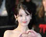 '브로커' 아이유를 사랑한 고레에다 감독 "대사가 멜로디 같고 힐링 느낌"(칸 영화제)