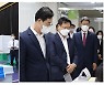 여야 창원시장 후보 사전투표 '소중한 한 표' 행사